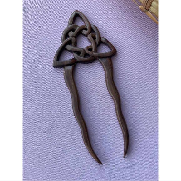 handmade Accessories - Gorgeous wood carved trinity hair stick
